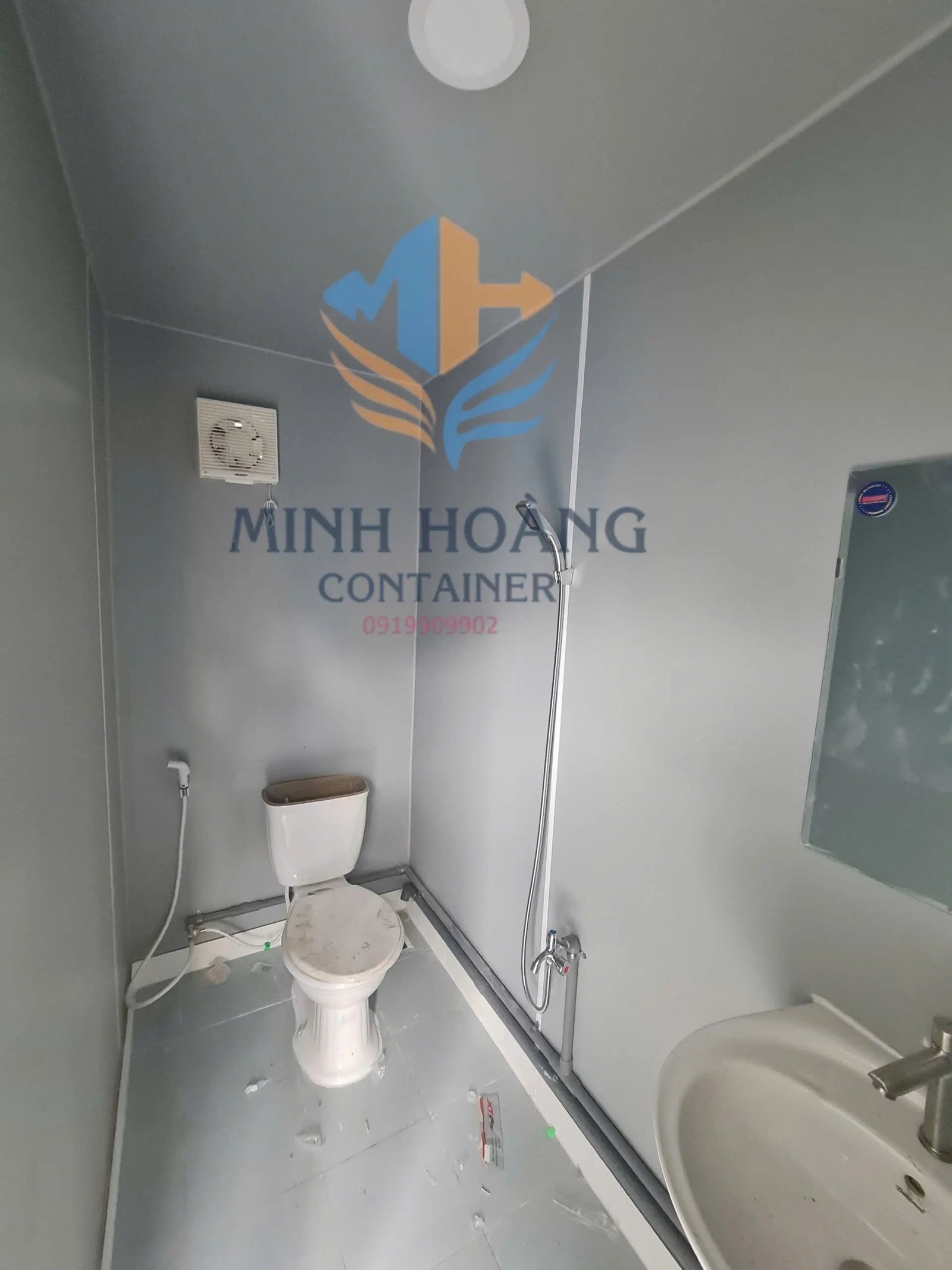 Container Văn Phòng 20 Feet Xanh Dương Viền Cam Có Toilet